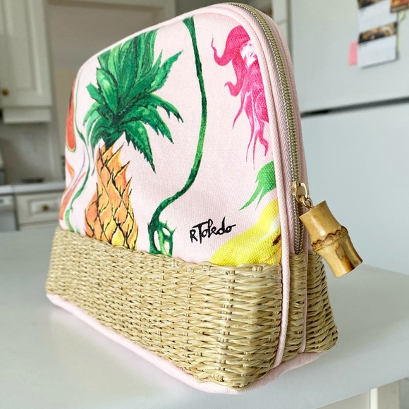 Estée Lauder cosmetic Bag (10’x7.5’x3’inch) - Picture 2 of 4